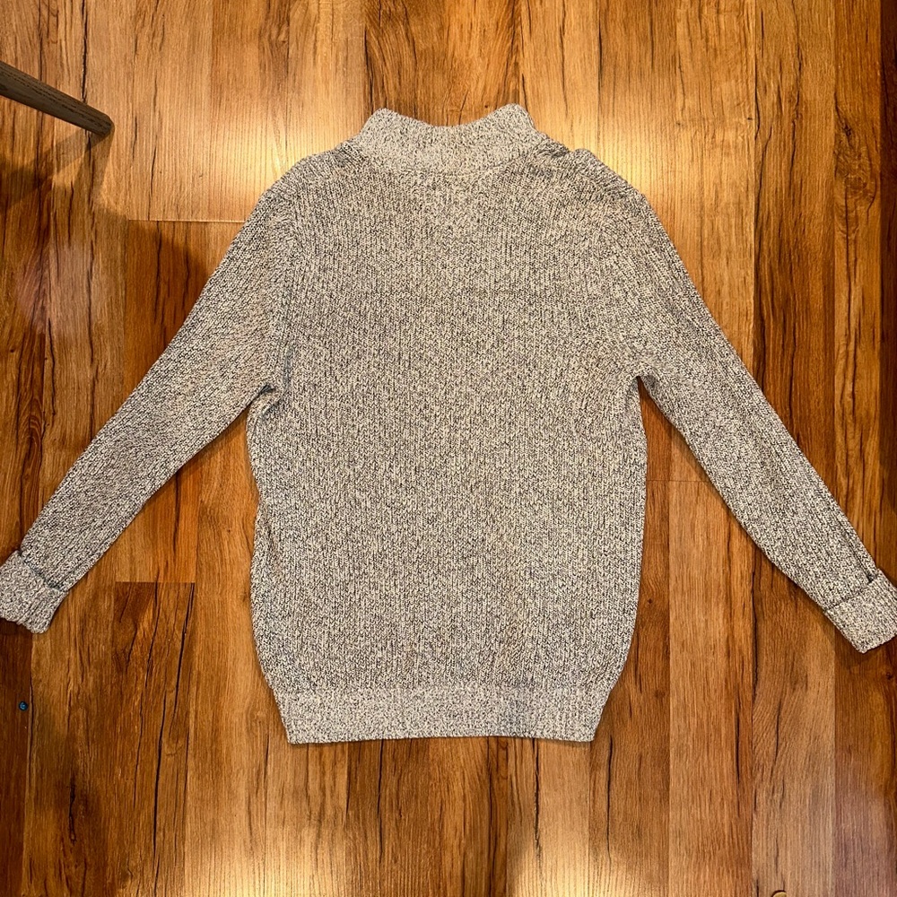 IZOD Pullover - Picture 3 of 6